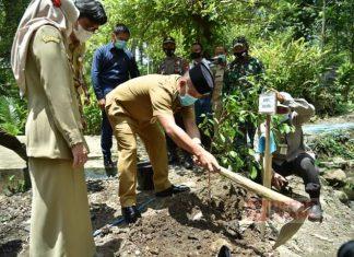 Bupati Kebumen Luncurkan Program Nandur Wit Nggo Anak Putu