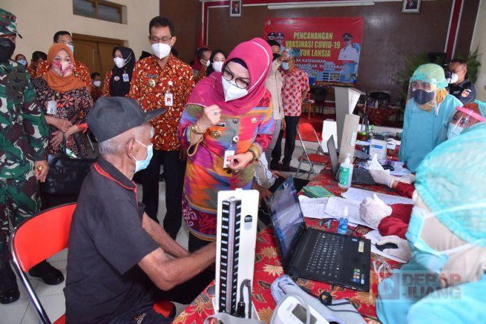 Bupati Sukoharjo Canangkan Program Vaksinasi Covid-19 untuk Lansia