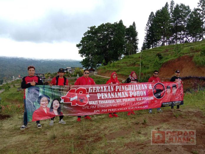 DPC PDI Perjuangan Pemalang Lakukan Pemeliharaan Tanaman Penghijauan