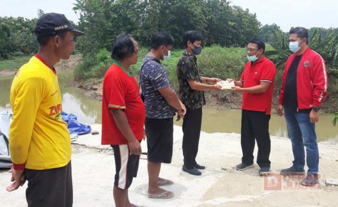 DPC PDI Perjuangan Sragen Bergerak Bantu Warga Terdampak Tanah Longsor