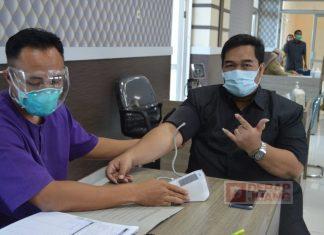 Fraksi PDI Perjuangan Cilacap Jalani Vaksinasi Tahap II