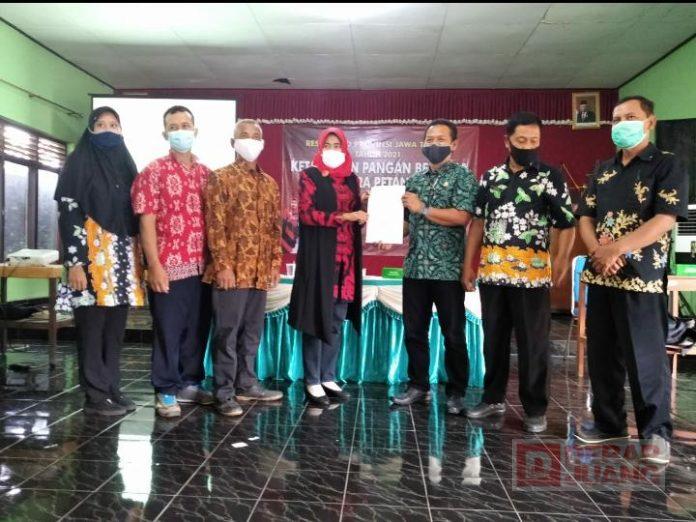 Hj. Kadarwati Gelar Reses Tentang Ketahanan Pangan Bersama Para Petani