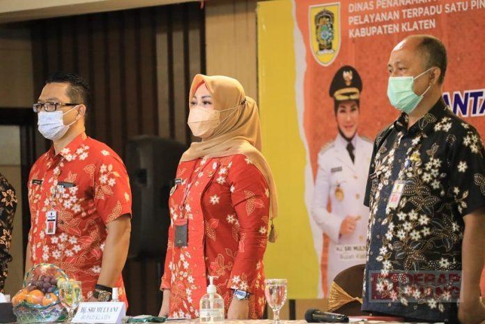 Hj. Sri Mulyani Hadiri Sosialisasi Kemitraan Antara Perusahaan Besar dan UMKM