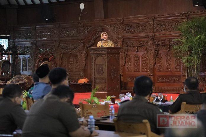 Hj. Sri Mulyani Pimpin Rapat Koordinasi Virtual di Kecamatan Jatinom
