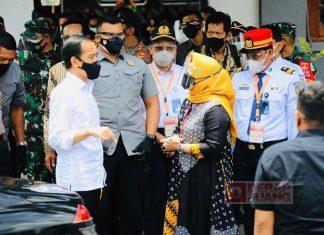 Hj. Sri Mulyani Sambut Presiden R.I di Stasiun Klaten