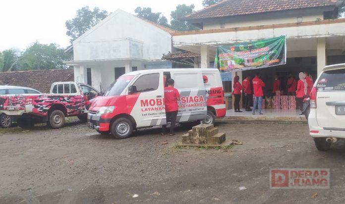 Kepedulian Komunitas Juang Jepara kepada Korban Banjir Bandang (3)