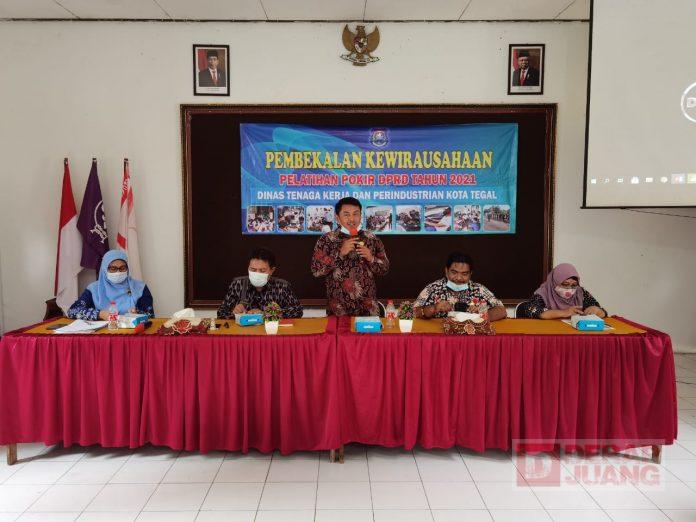 Ketua DPRD Kota Tegal Hadiri Penyerahan Sertifikat Pelatihan Setir Mobil (2)
