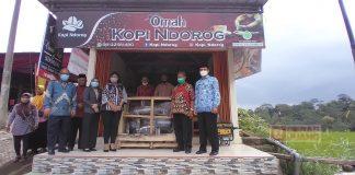 Mbak Casytha Beri Bantuan Alat Roaster Kopi Kepada Gapoktan Semagar