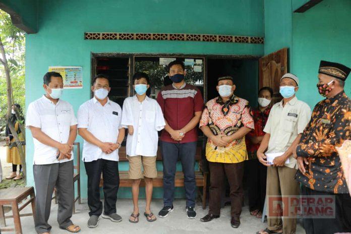 Peduli Sesama, Hamenang Wajar Ismoyo Menjenguk Warga yang Sakit (2)