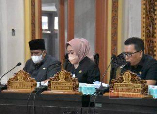 Bupati Tiwi Paparkan Misi Sapta Cita di Rapat Paripurna DPRD