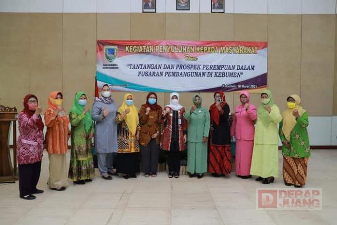 Ristawati Purwaningsih Ajak Perempuan Berperan Aktif Membangun Demokrasi di Kebumen