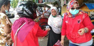 Semangat Berbagi, Komunitas Juang Cilacap Bagikan Makanan