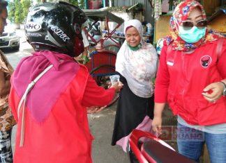 Semangat Berbagi, Komunitas Juang Cilacap Bagikan Makanan