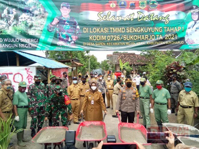 Turun Lapangan, Etik Suryani Buktikan Kapasitas Sebagai Bupati Sukoharjo