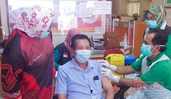 Vaksin lansia Sragen