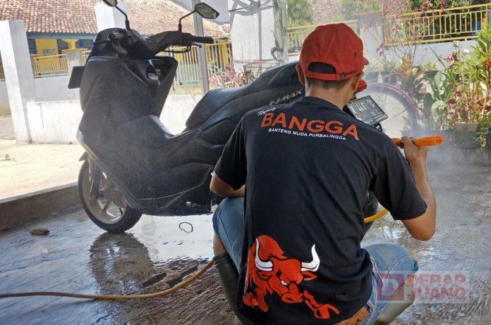 Wujudkan Kemandirian Ekonomi,Calon Kader Komunitas Juang Purbalingga Buka Cucian Motor