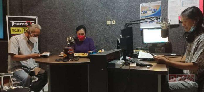 dr. Messy Widiastuti Sapa Masyrakat Melalui On Air Radio (2)