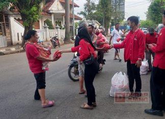 Berkah Ramadhan, Komunitas Juang Kota Pekalongan Berbagi 800 Paket Takjil