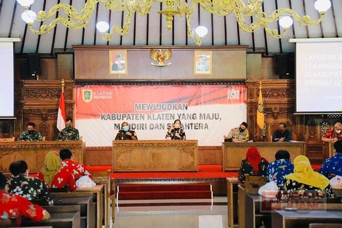 Bupati Klaten Pimpin Rapat Evaluasi Pelaksanaan PPKM Mikro di Kabupaten Klaten