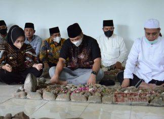 Bupati Purbalingga Laksanakan Nyadran Bersama Alim Ulama di Makam Leluhur
