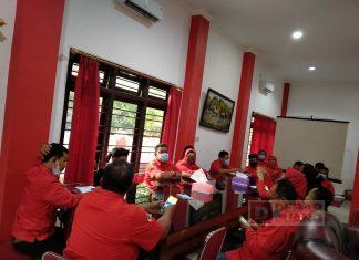 DPC dan Fraksi PDI Perjuangan Kabupaten Pekalongan Gelar Rakor dan Bagi Parcel Lebaran