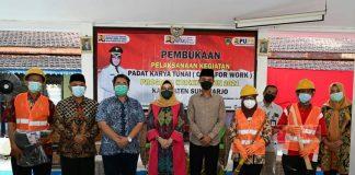 Etik Suryani Luncurkan Program Padat Karya Kota Tanpa Kumuh