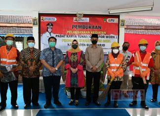 Etik Suryani Luncurkan Program Padat Karya Kota Tanpa Kumuh