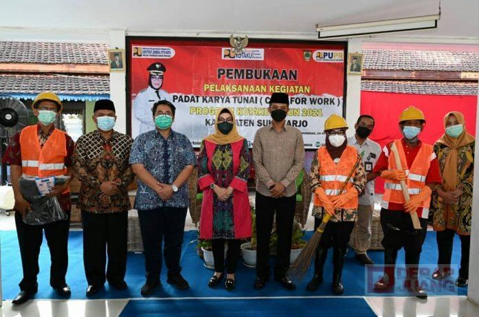 Etik Suryani Luncurkan Program Padat Karya Kota Tanpa Kumuh