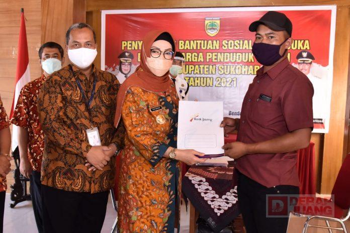 Etik Suryani Santunan Uang Duka di Sukoharjo Paling Besar se-Indonesia