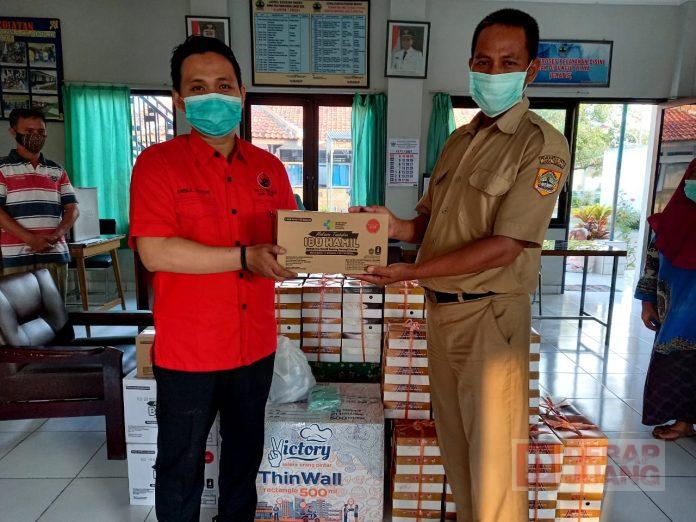 H. Indra Kusuma Berbagi Takjil dan Makanan Kepada Penghuni Panti Jompo