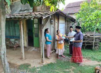 H. Munawir Berbagi Sembako di Bulan Ramadhan