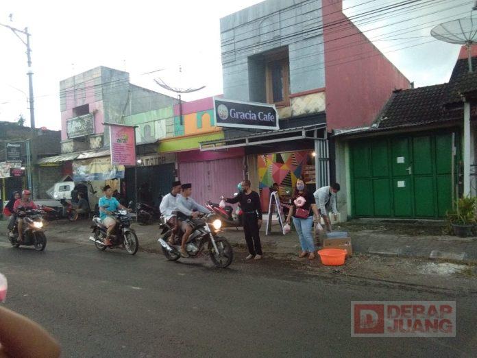 Jelang Buka Puasa, BSPN Kabupaten Semarang Bagikan Paket Takjil (2)