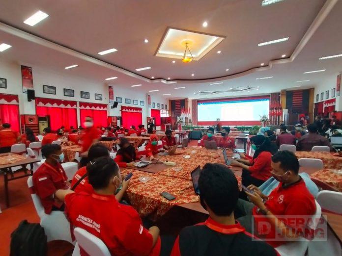 Kader Komunitas Juang Kabupaten Pekalongan Ikuti Workshop Karya Esai