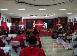 Keikutsertaan Kader Banteng Pati di Workshop Foto Esai Marhaen