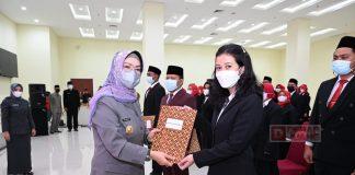 Lantik 141 Pejabat Fungsional, Etik Suryani: Harus Selalu Kreatif-Inovatif