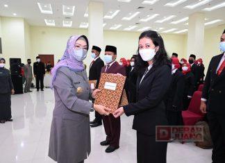 Lantik 141 Pejabat Fungsional, Etik Suryani: Harus Selalu Kreatif-Inovatif