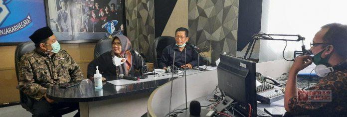 Lewat Radio, Sri Ruwiyati Tekankan Protokol PTM di Sekolah