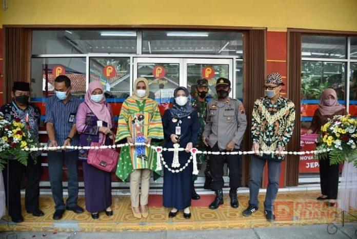 Ristawati Purwaningsih Resmikan Pasar Raya BUMDES Klirong