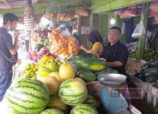 Riyadi, Pedagang Buah Jadi Anggota DPRD Kabupaten Pekalongan