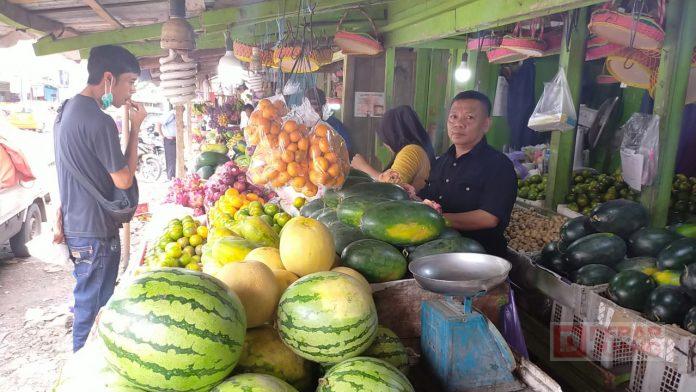 Riyadi, Pedagang Buah Jadi Anggota DPRD Kabupaten Pekalongan