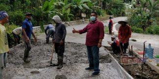 Sarjono Tinjau Pembangunan Jalan Desa Ujungnegoro