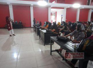 Sri Ruwiyati Gelar Sosialisasi Peran Perempuan Dalam Pengambilan Keputusan di Banjarnegara