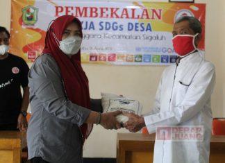 Sri Ruwiyati Bagikan Bantuan 900 Kantong Beras