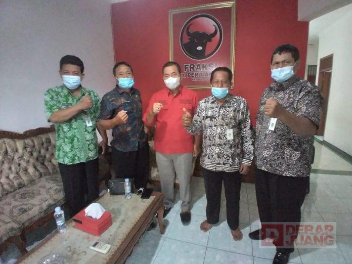 Wadul Ketua DPRD, PKL Kudus Tetap Ingin Jualan di Alun-Alun Simpang 7 Kudus (2)