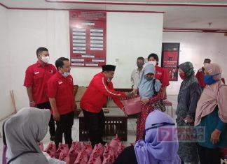 BSPN Batang Berbagi Bingkisan Lebaran pada Kaum Duafa