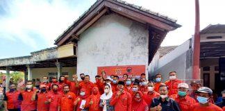 Banteng Brebes Berbagi Kebahagiaan Bersama Anak Yatim Piatu dan Jompo