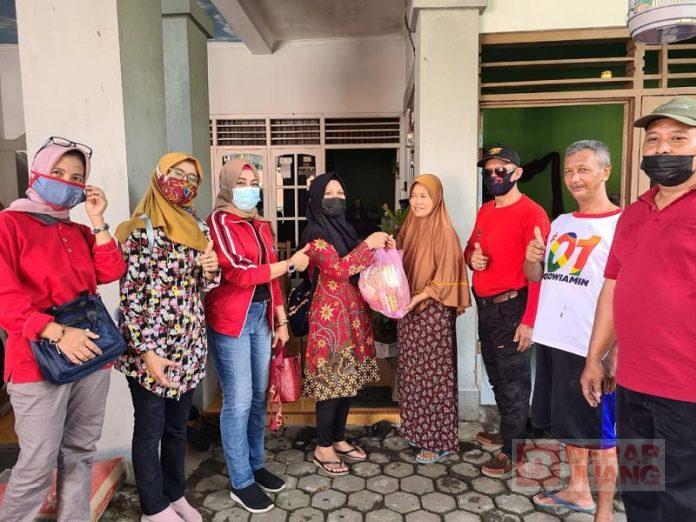 Banteng Ngaliyan Bagikan Paket Sembako