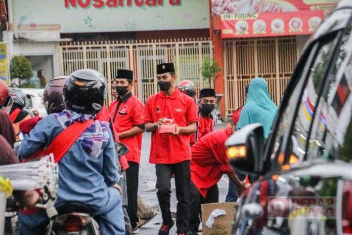 Banteng Purbalingga Gelar Amaliyah Ramadhan dengan Bagikan 1000 Takjil (2)