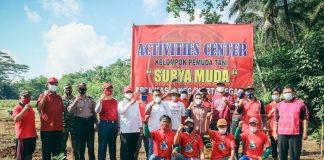 Besama Kelompok Pemuda Tani, Bupati Tiwi Tanam 2000 Bibit Pohon Jambu Kristal Merah