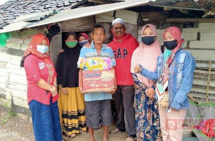 Bibi Hastuti Jenguk Warga Sakit dan Kurang Mampu